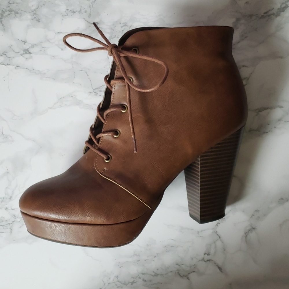 Heeled booties